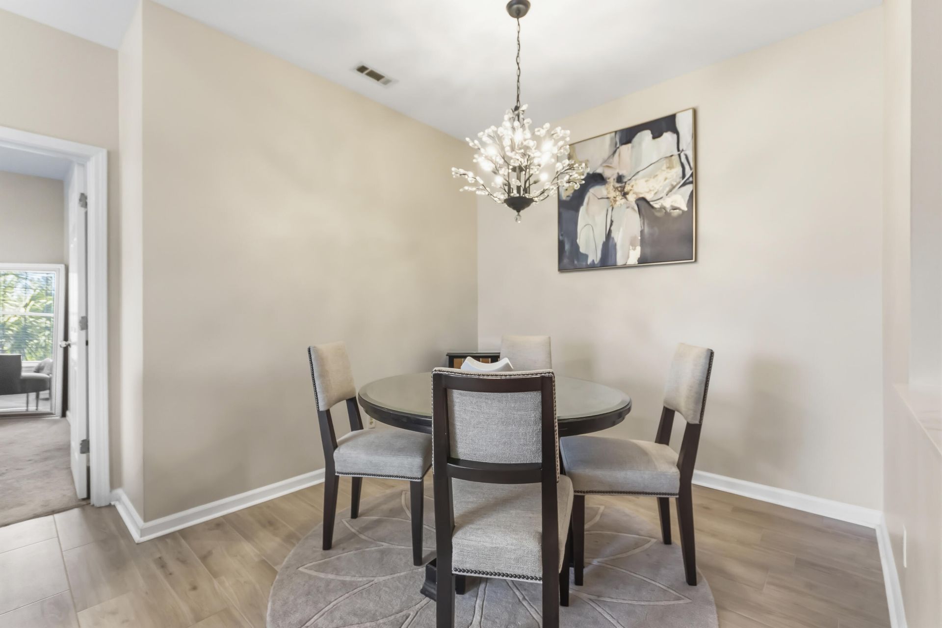 1600 Long Grove Drive Photo 9