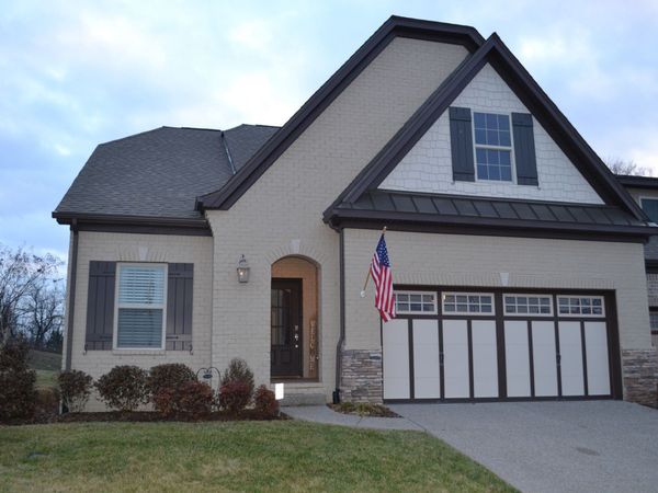 961 Cherry Grove Dr , Hendersonville, TN 37075