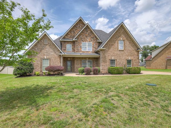 1305 Royal Oak Ave, Murfreesboro, TN 37129