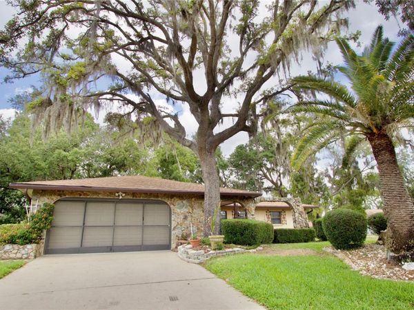 8934 BARI COURT , PORT RICHEY, FL 34668