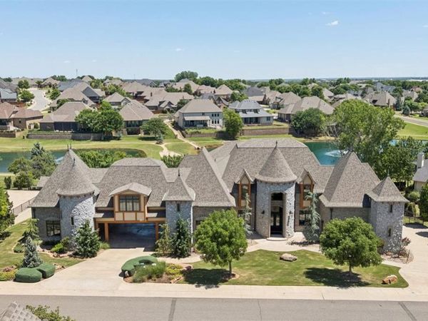 4616 Lake Front Drive, Edmond, OK 73034