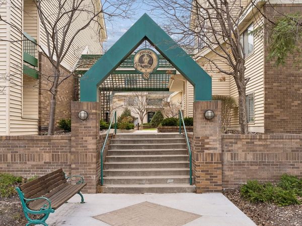 7614 York Avenue S, Unit 3215, Edina, MN 55435