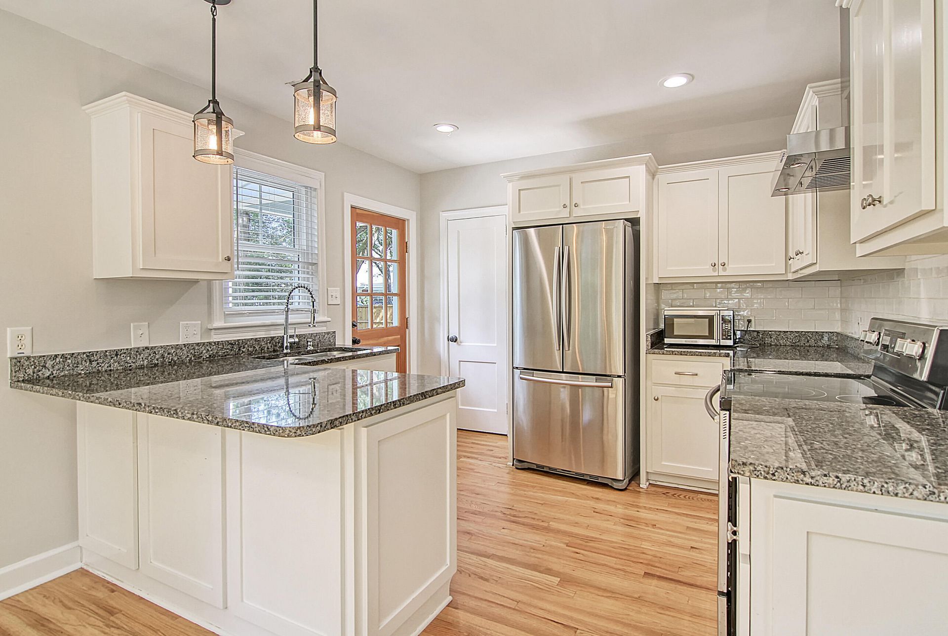 1724 Pearlott Street Photo 5