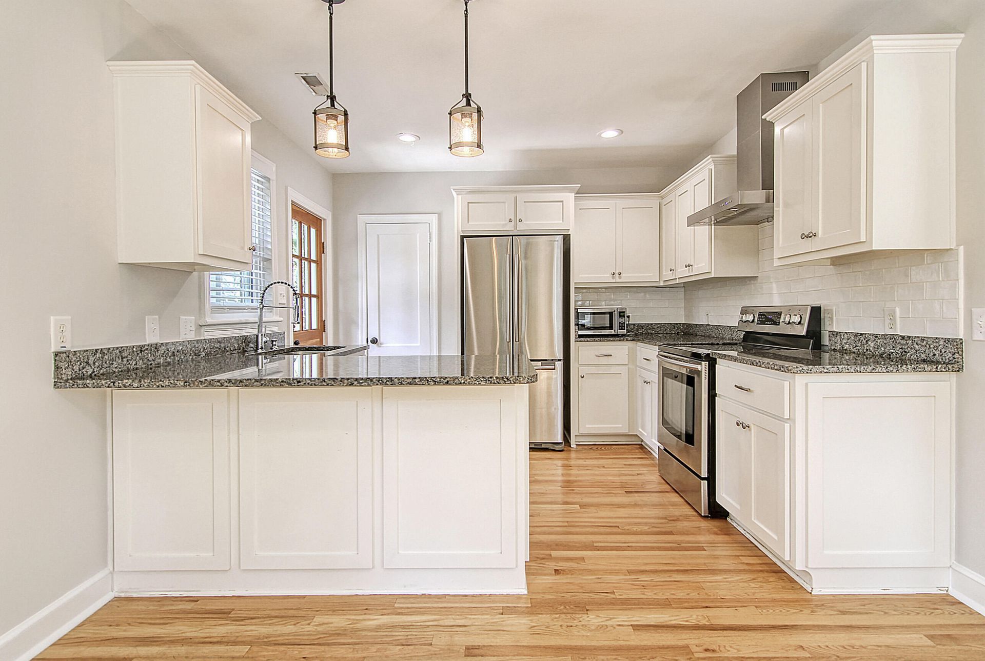 1724 Pearlott Street Photo 6