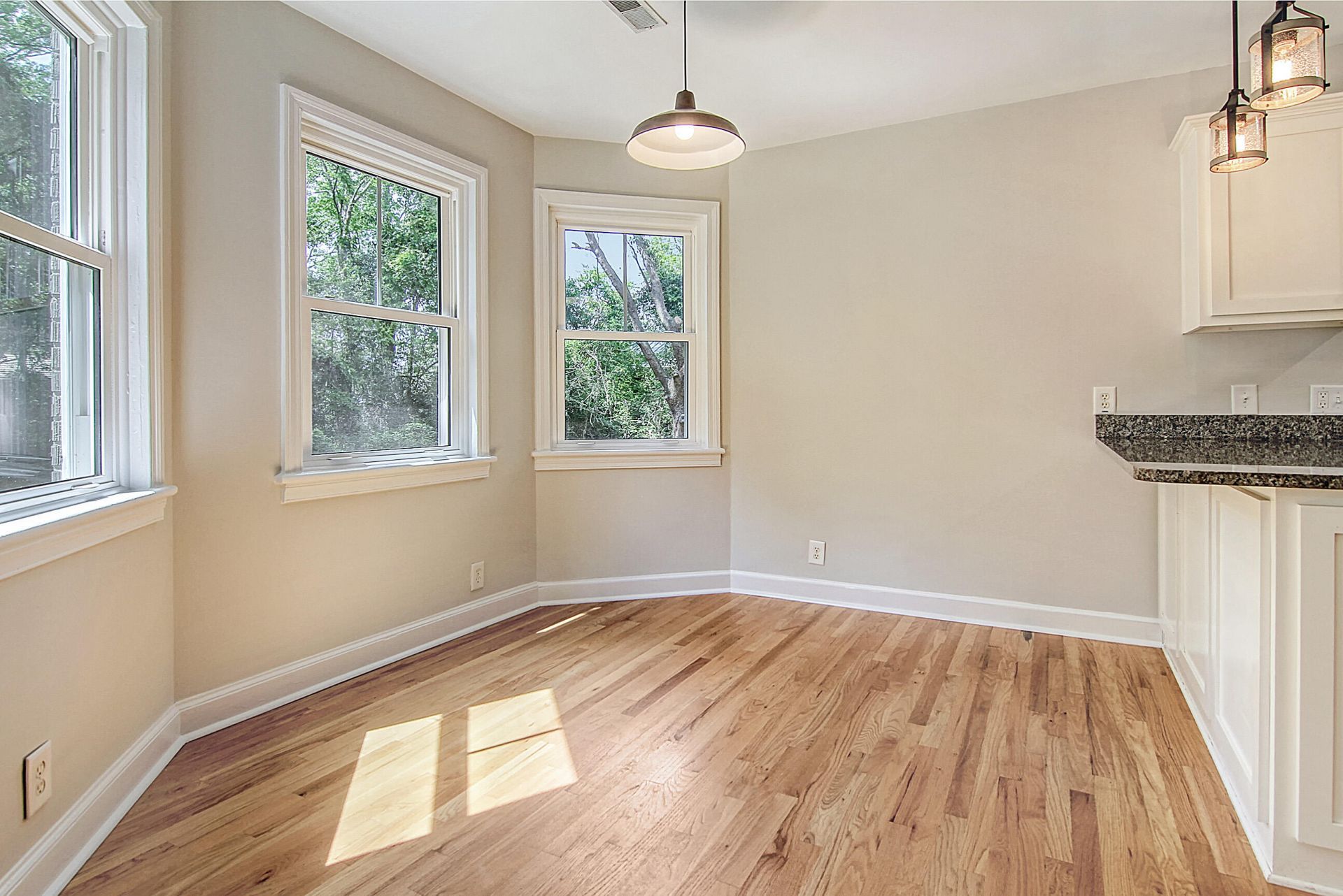 1724 Pearlott Street Photo 9