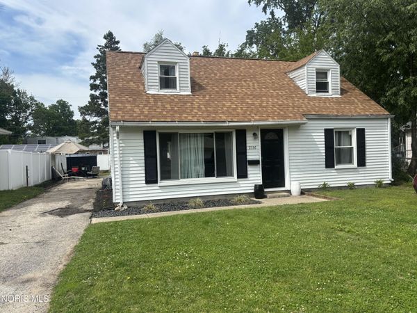 2336 Murray Drive, Toledo, OH 43613