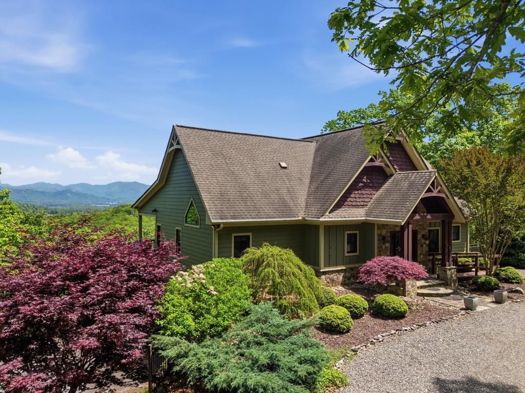 1065 Smokerise Drive, Hayesville, NC 28904 Main Photo