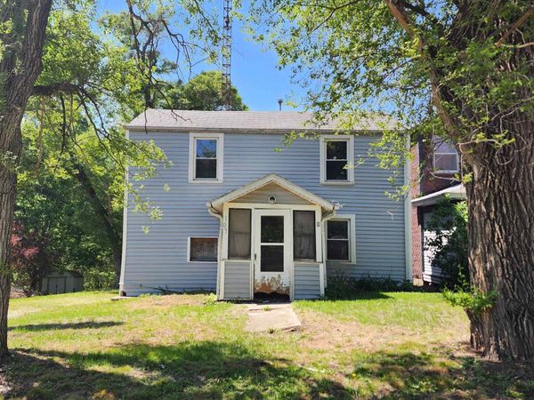 107 & 109 S 4TH Street, Oquawka, IL 61469