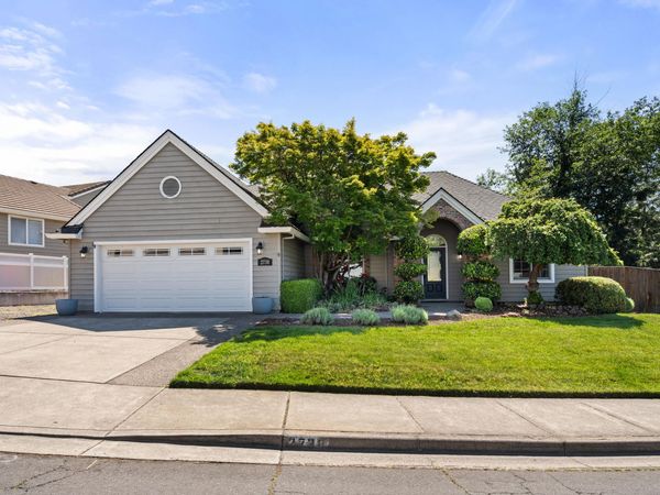 2738 Kerrisdale Ridge Drive, Medford, OR 97504