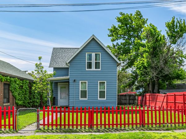 1545 W 2nd Street, Davenport, IA 52802