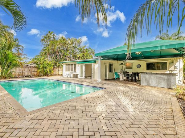620 NW 37th Street, Oakland Park, FL 33309