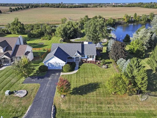 2144 Blue Heron DRIVE, Delavan, WI 53115