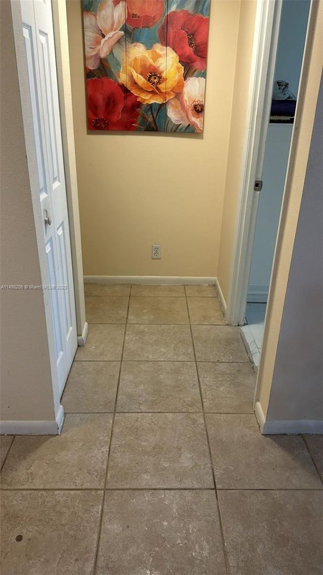 480 Executive Center Dr , Unit 4L, West Palm Beach, FL 33401 Photo