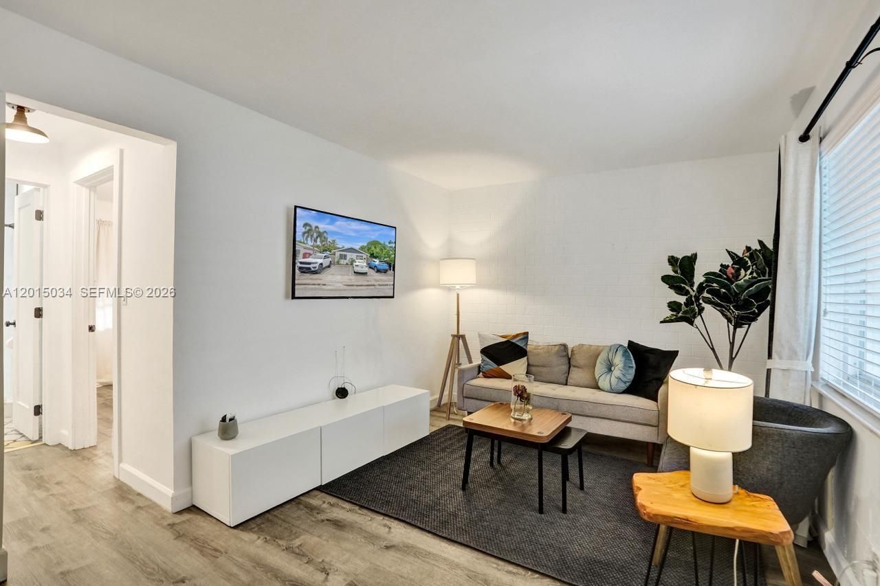 1239 NE 15th Ave, Unit 1, Fort Lauderdale, FL 33304 Photo
