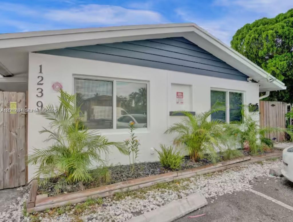 1239 NE 15th Ave, Unit 1, Fort Lauderdale, FL 33304 Photo