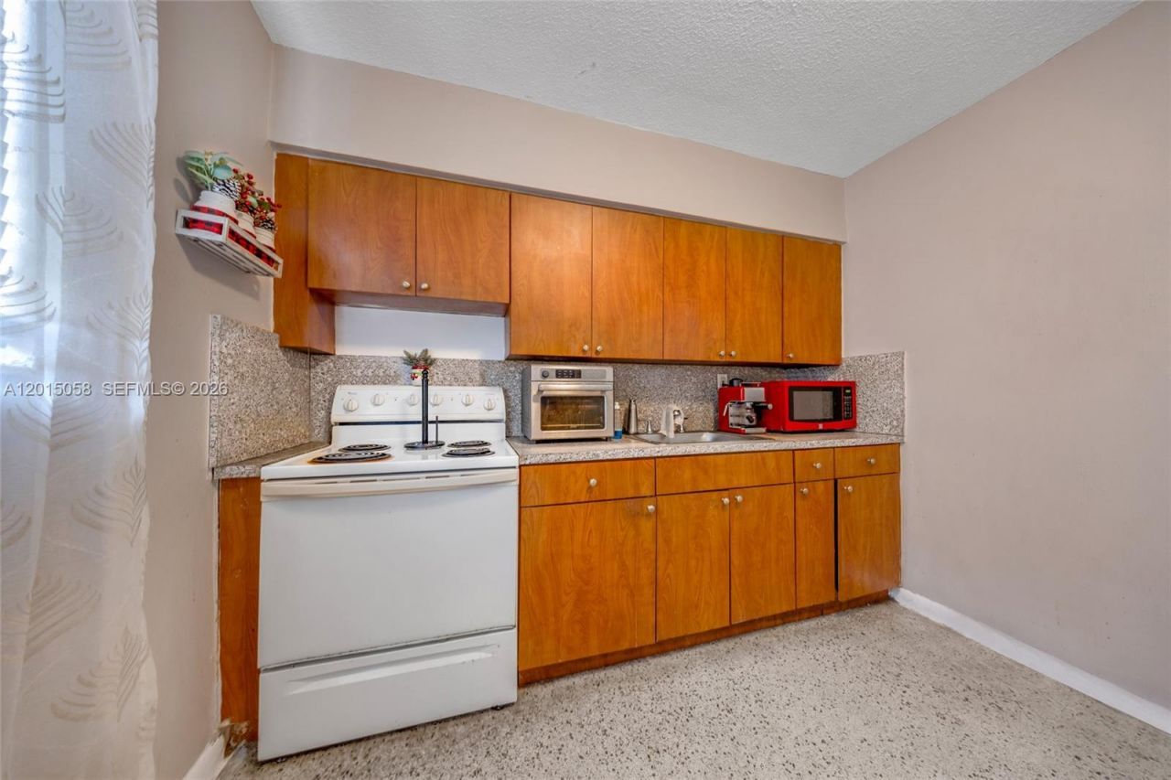 225 SW 18th Ave , Miami, FL 33135 Photo