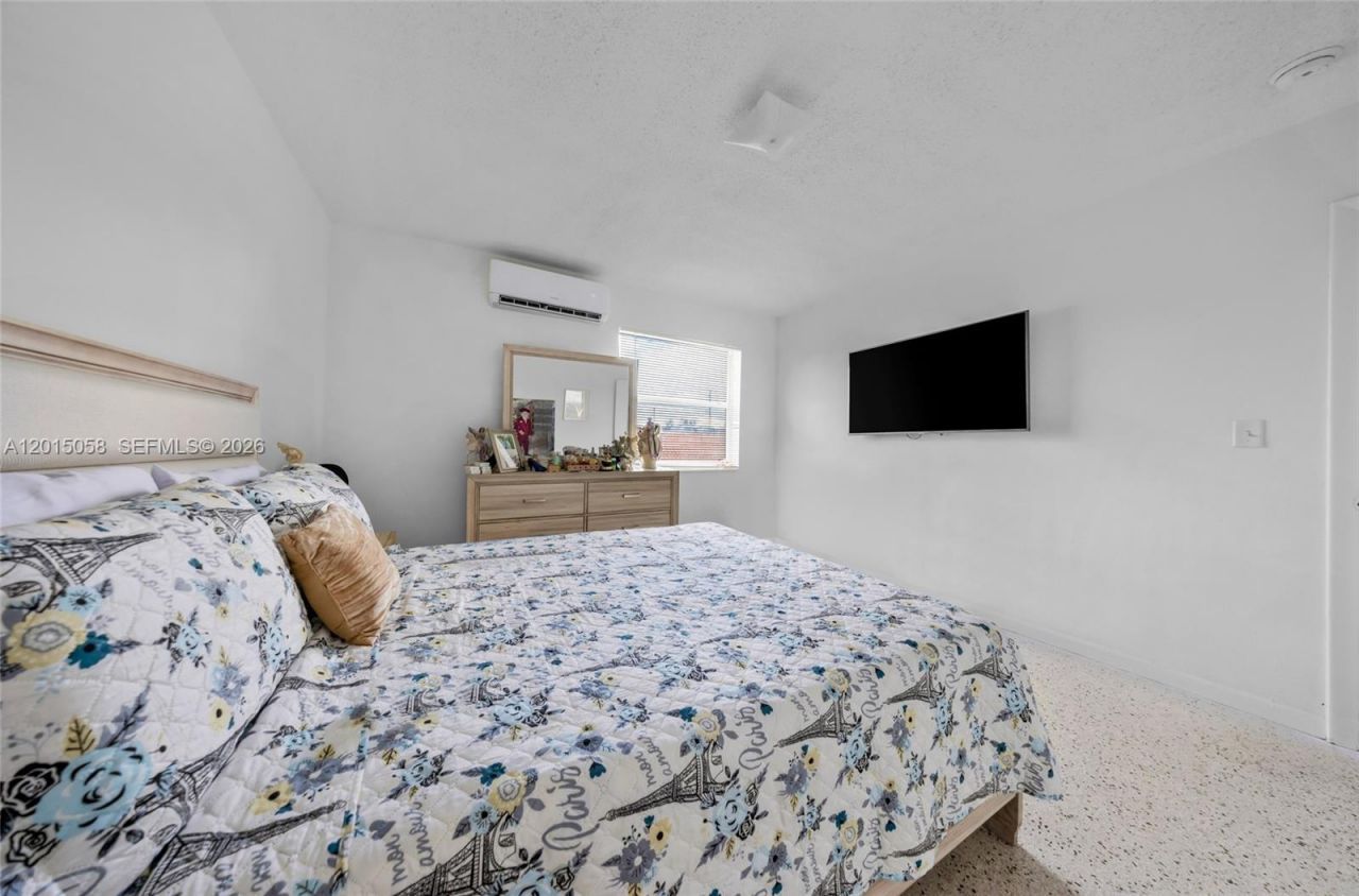 225 SW 18th Ave , Miami, FL 33135 Photo