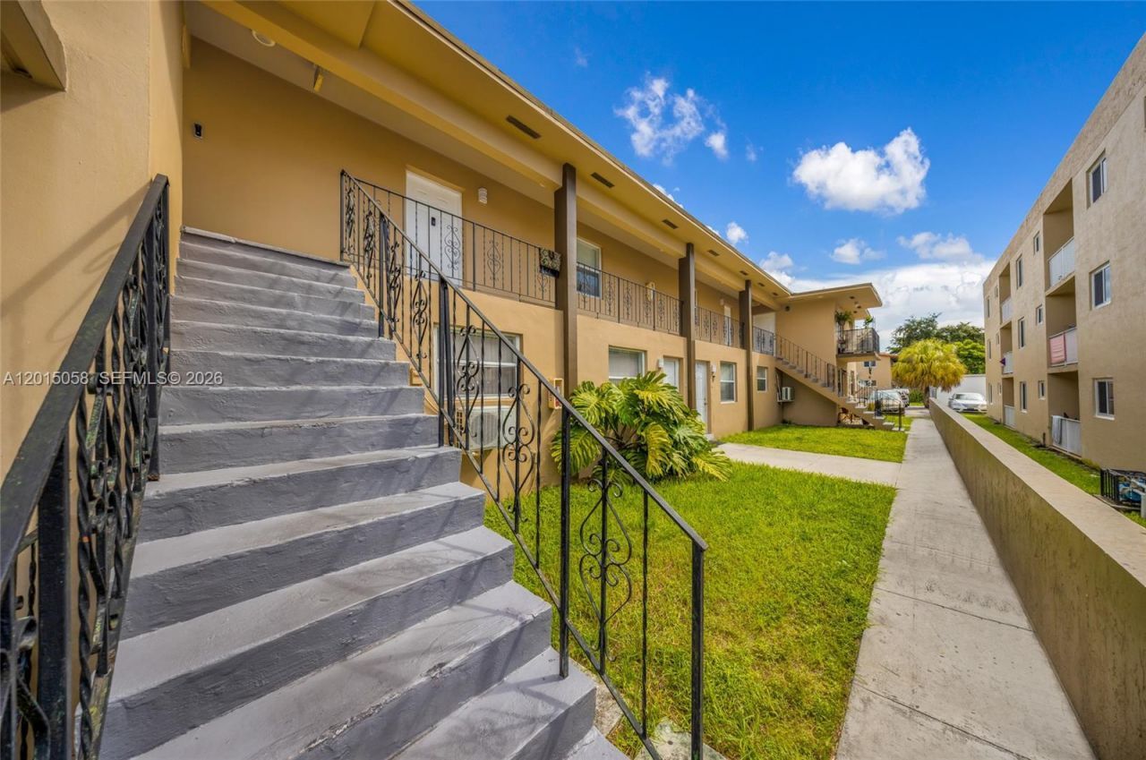 225 SW 18th Ave , Miami, FL 33135 Photo