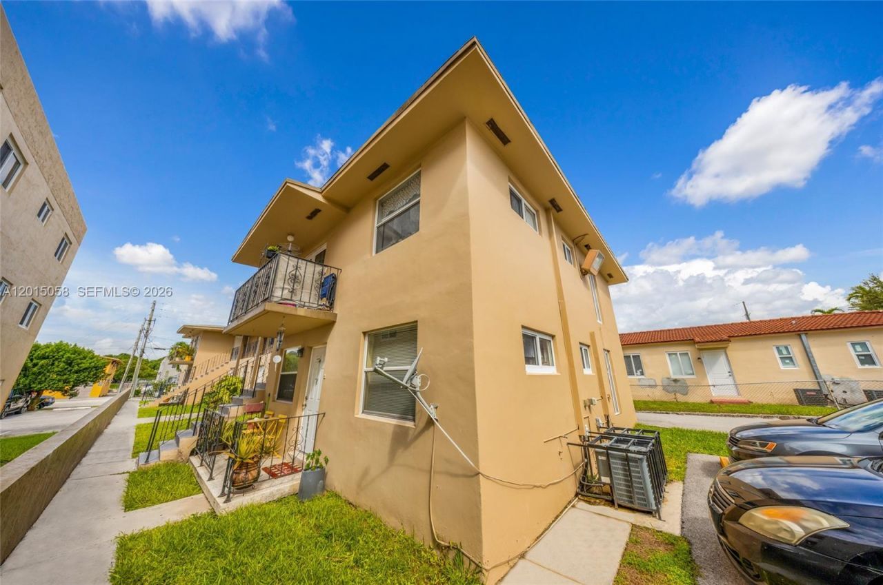 225 SW 18th Ave , Miami, FL 33135 Photo