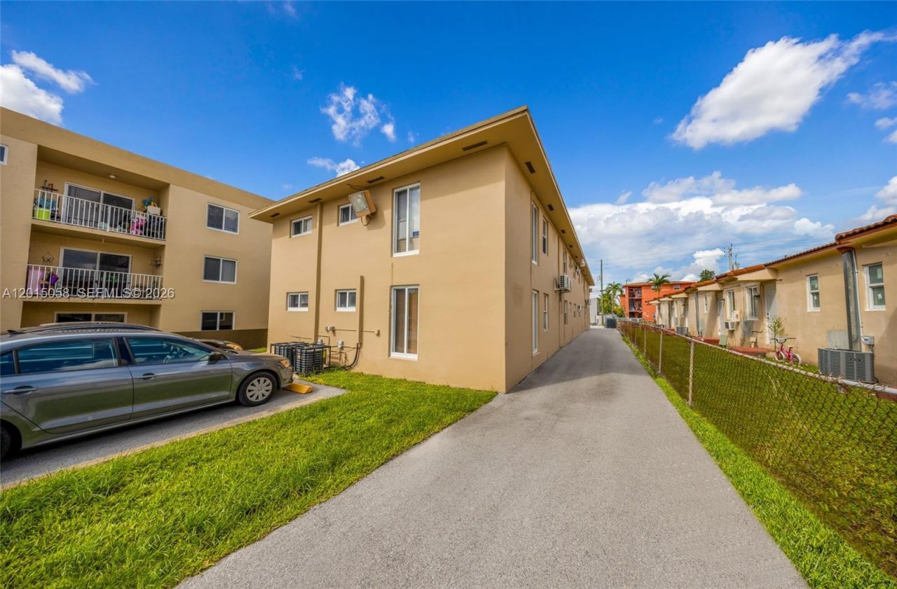 225 SW 18th Ave , Miami, FL 33135 Photo