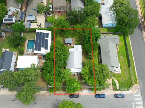 1121 Leona ST, Austin, TX 78702