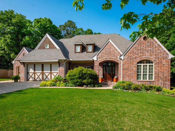 11 Wellington Parish Cove, Little Rock, AR 72211