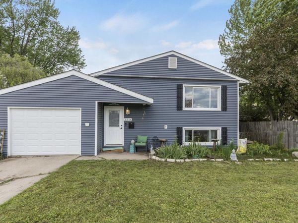 1216 N Dwiggins Court, Griffith, IN 46319