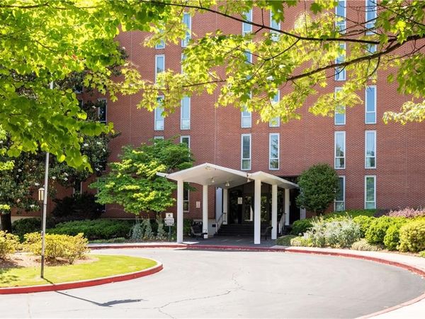 3060 PHARR Court N, Unit 422, Atlanta, GA 30305