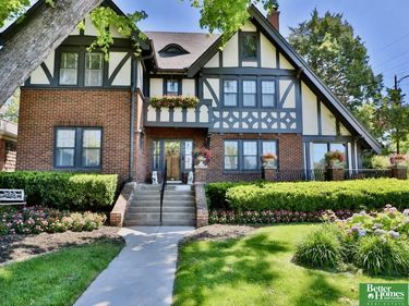 101 N 54 Street, Omaha, NE 68132