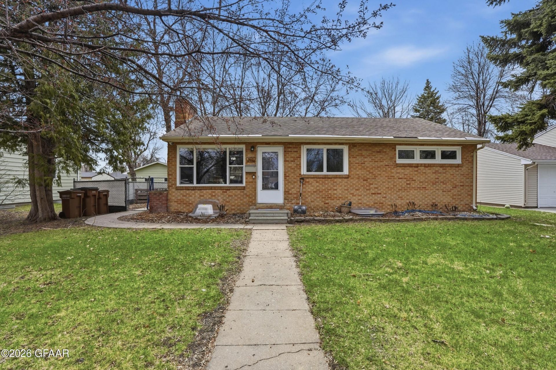 813 18th Street Nw, East Grand Forks, MN 56721 Main Photo
