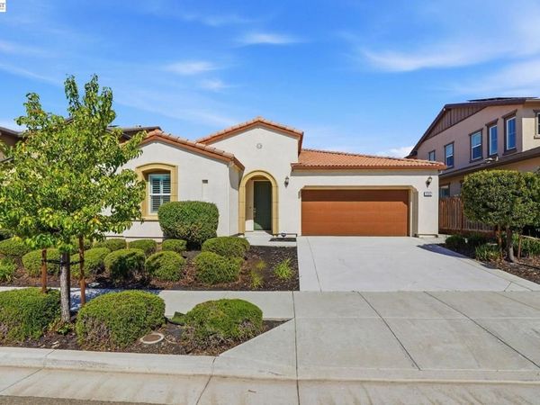 2542 Azalea Ave, Tracy, CA 95376