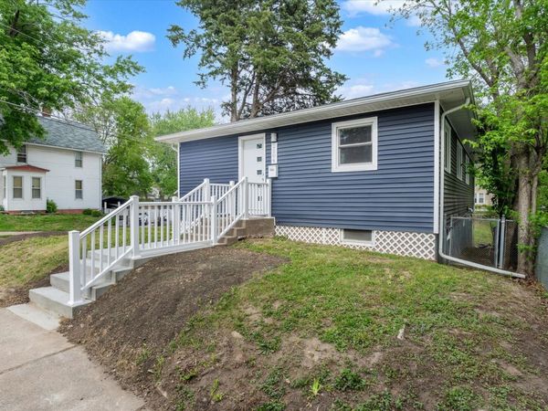 2504 18th Street , Moline, IL 61265