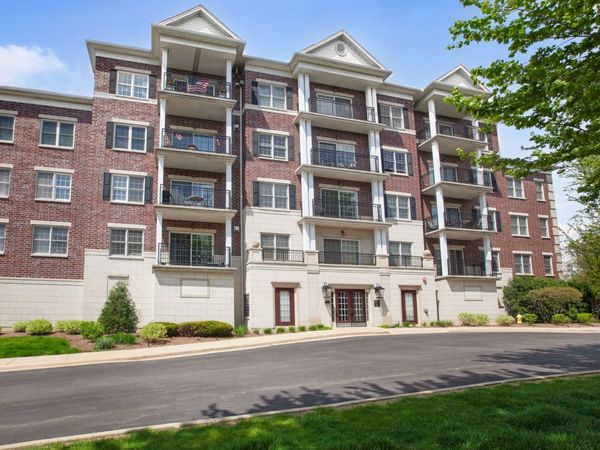 446 McDaniels Circle , Unit 302, Clarendon Hills, IL 60514