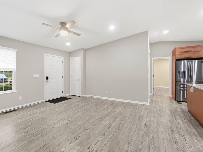 619 Fox Chase Way, Maineville, OH 45039 Photo 14