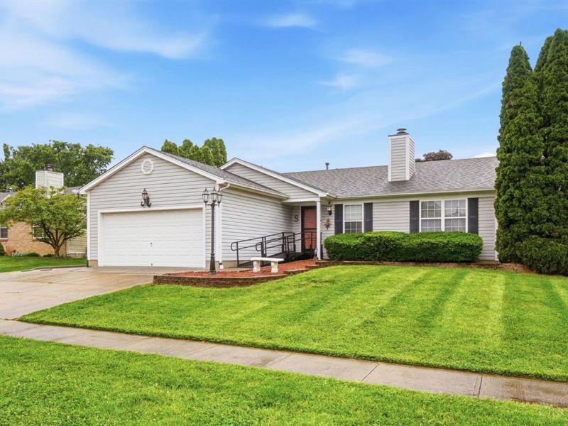 619 Fox Chase Way, Maineville, OH 45039 Photo 2