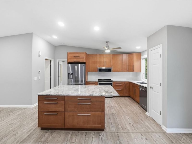 619 Fox Chase Way, Maineville, OH 45039 Photo 21
