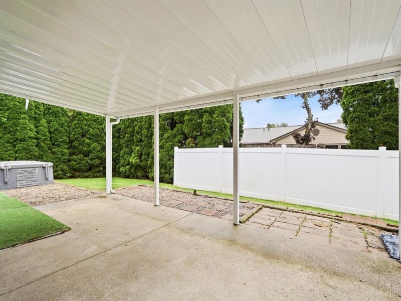619 Fox Chase Way, Maineville, OH 45039 Photo 9