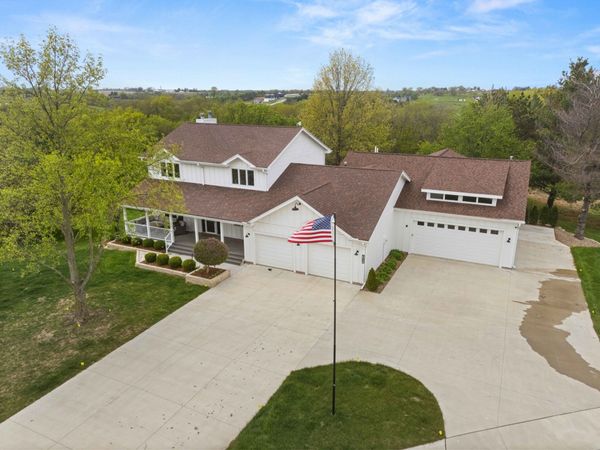 654 Richland Court, Van Meter, IA 50261