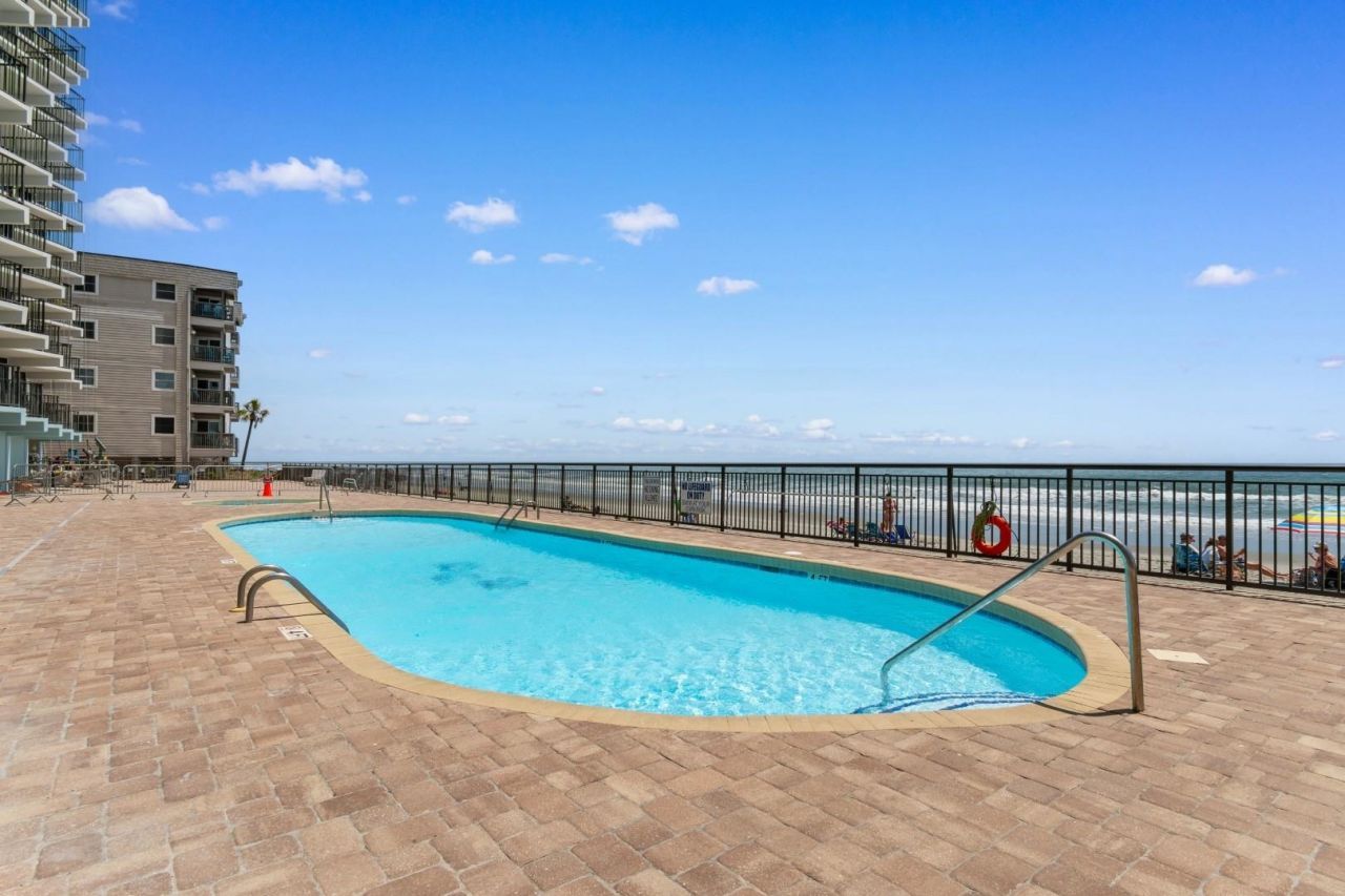 1210 N Waccamaw Dr. Photo 36