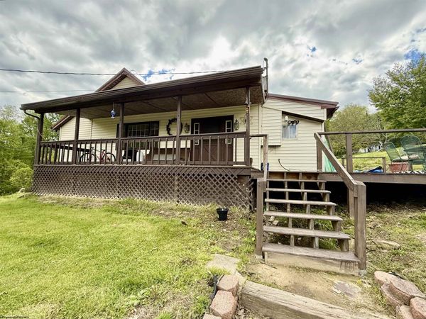 669 W Hill Road, Grafton, WV 26354