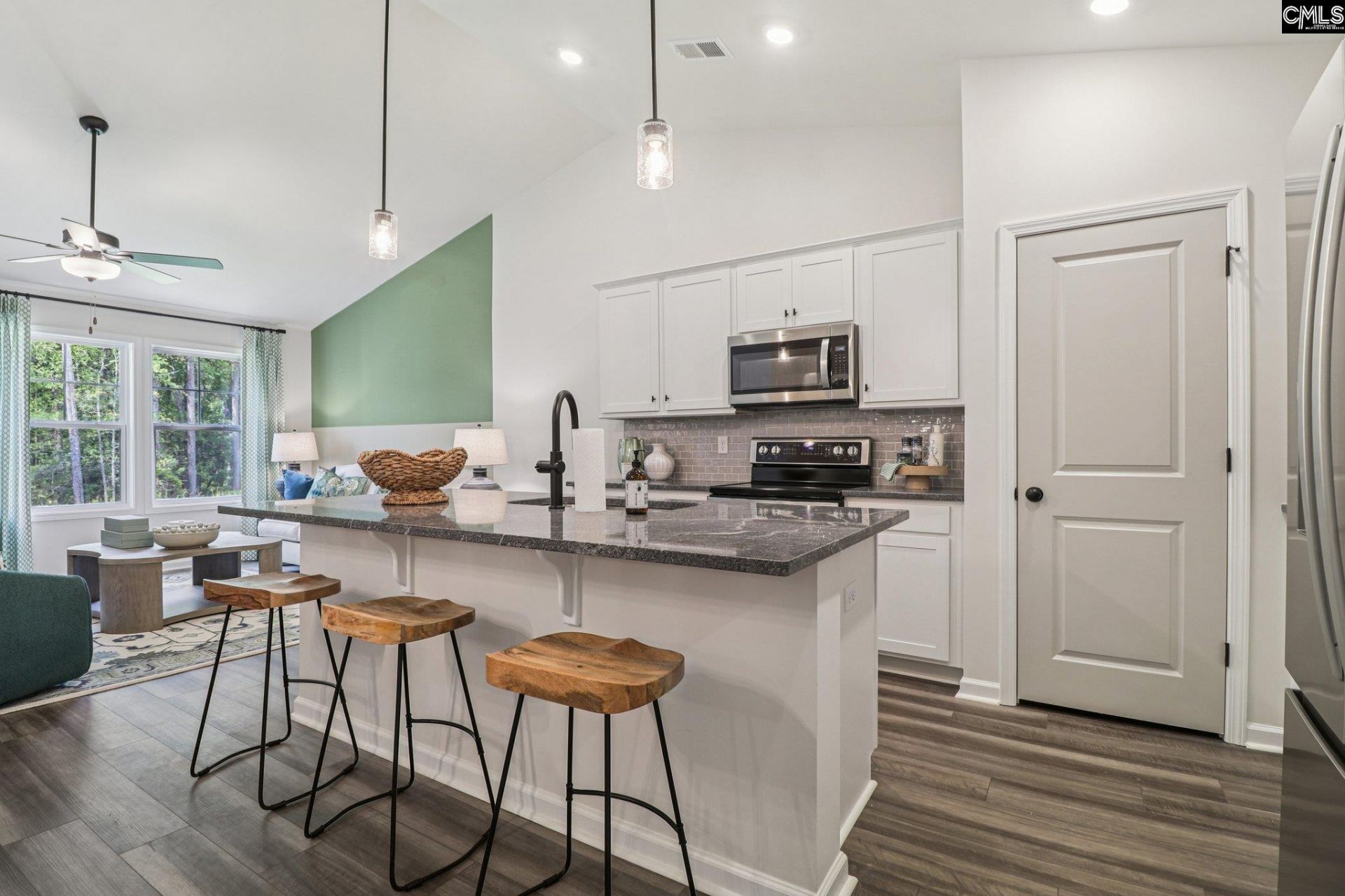 333 Ryegrass Way Photo 8