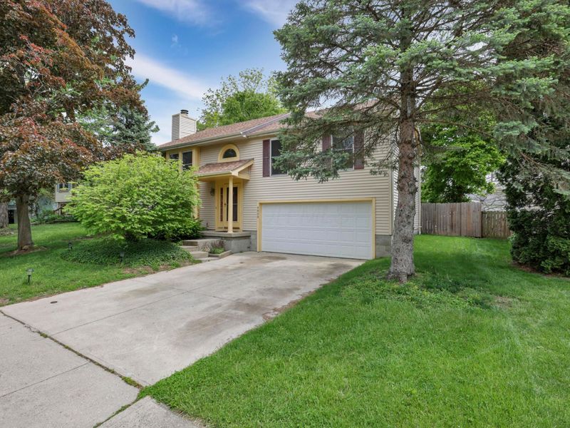 4808 Wallington Drive, Hilliard, OH 43026 Photo 2
