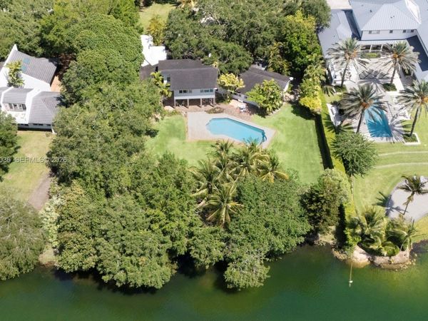 5340 Banyan Dr , Coral Gables, FL 33156