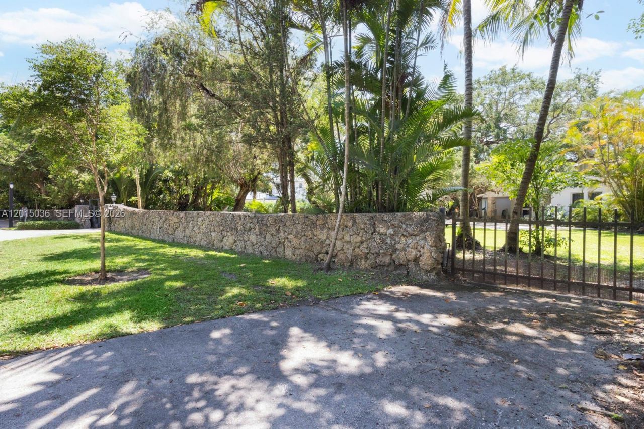 5340 Banyan Dr, Coral Gables, FL 33156 Photo