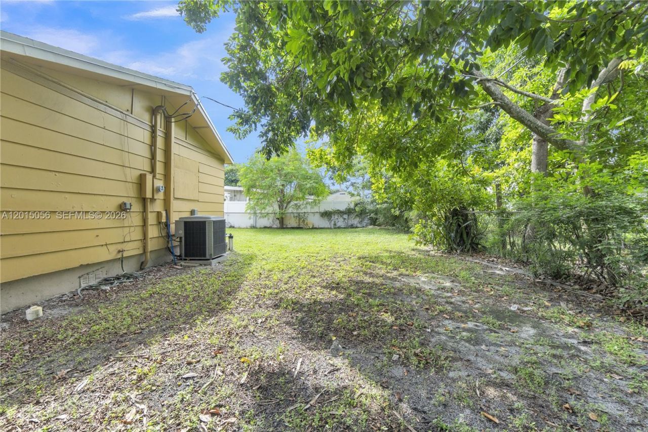 2005 NW 11th Ave , Fort Lauderdale, FL 33311 Photo