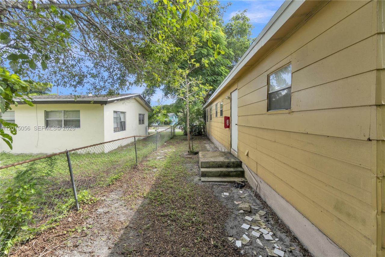 2005 NW 11th Ave , Fort Lauderdale, FL 33311 Photo
