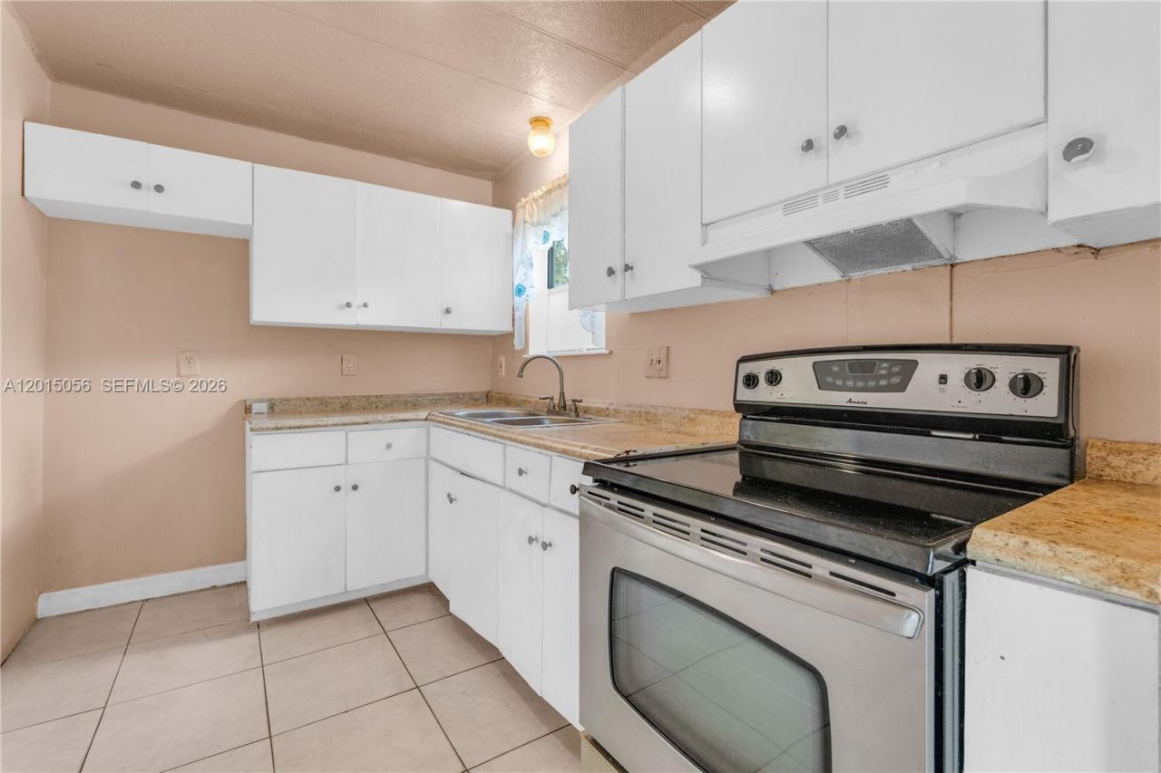 2005 NW 11th Ave , Fort Lauderdale, FL 33311 Photo