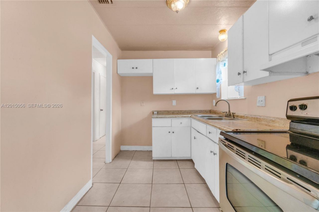 2005 NW 11th Ave , Fort Lauderdale, FL 33311 Photo