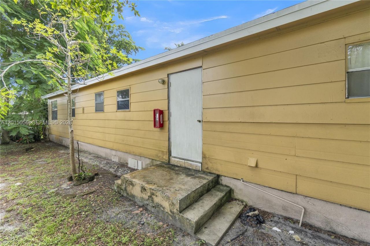 2005 NW 11th Ave , Fort Lauderdale, FL 33311 Photo