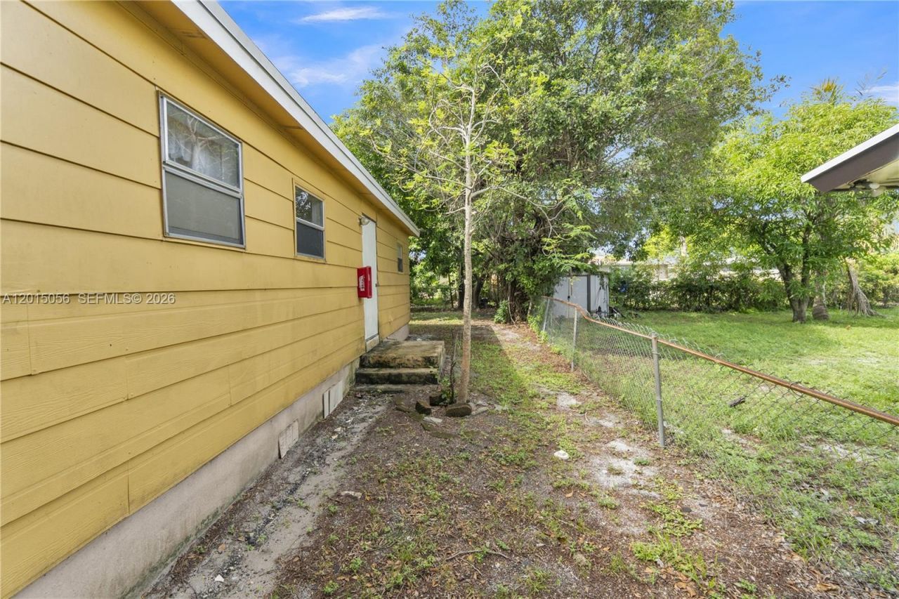 2005 NW 11th Ave , Fort Lauderdale, FL 33311 Photo